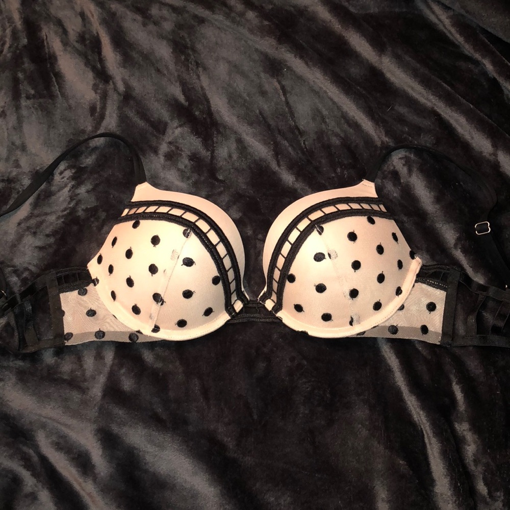 NWT Victoria’s Secret Bombshell Bra